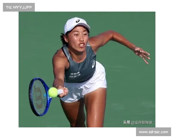 青少年网球赛颁奖典礼,小选手获张帅签名网球激励