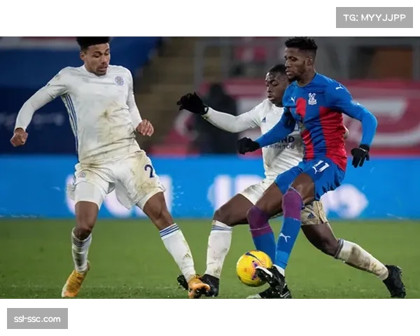 战术板分析：水晶宫依靠精心演练的“电梯球”战术取得宝贵三分